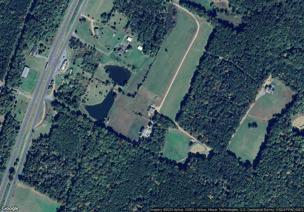 8352 N Frederick Pike, Cross Junction, VA 22625 - photo 1