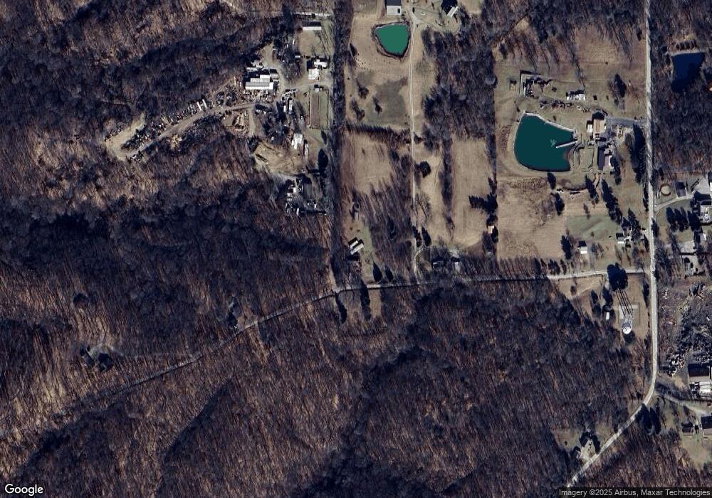 8608 E Dobbs Cemetary Rd, Columbus, IN 47201 - photo 1