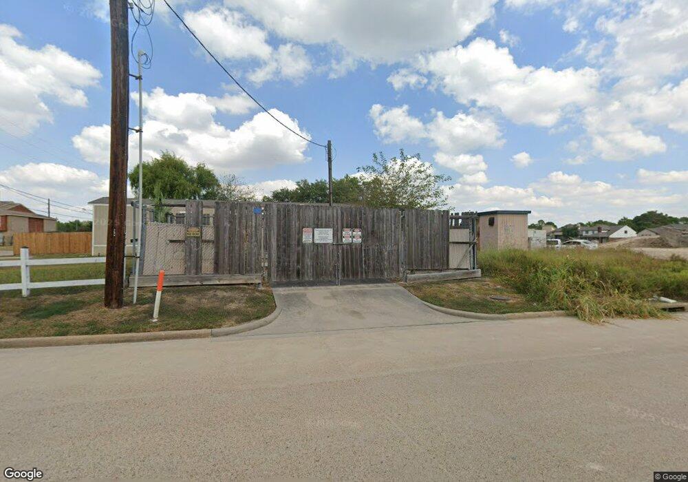 6102 Long Leaf Dr, Houston, TX 77088 - photo 1