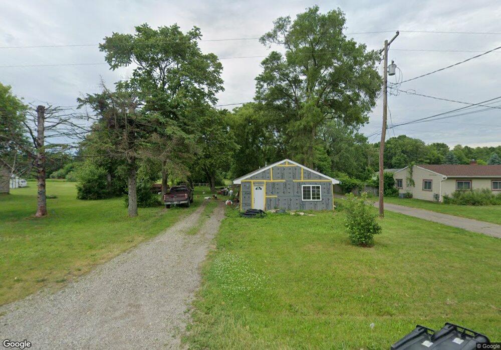 3323 E Pierson Rd unit Bldg-Unit, Flint, MI 48506 - photo 1