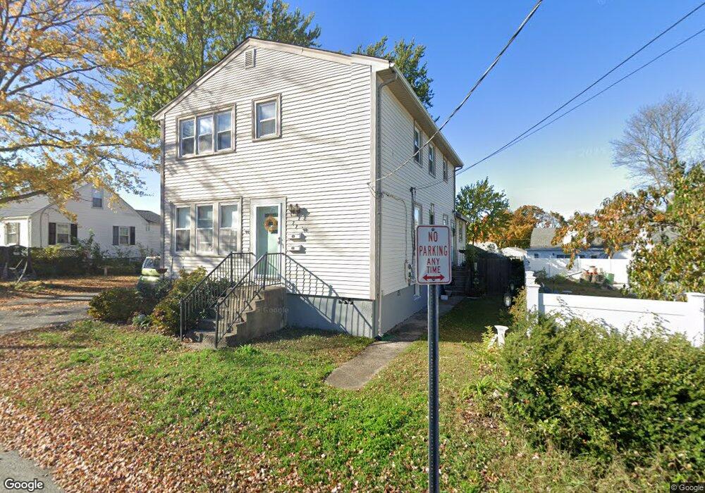 77 Vivian Ave, Pawtucket, RI 02860 - photo 1