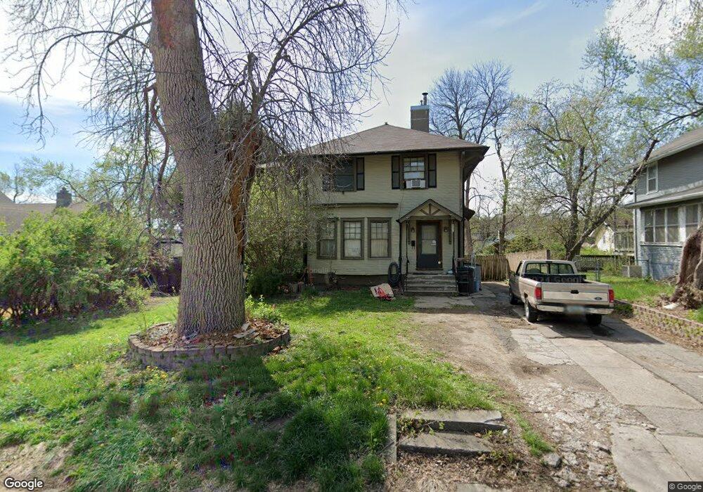 676 32nd St, Des Moines, IA 50312 - photo 1