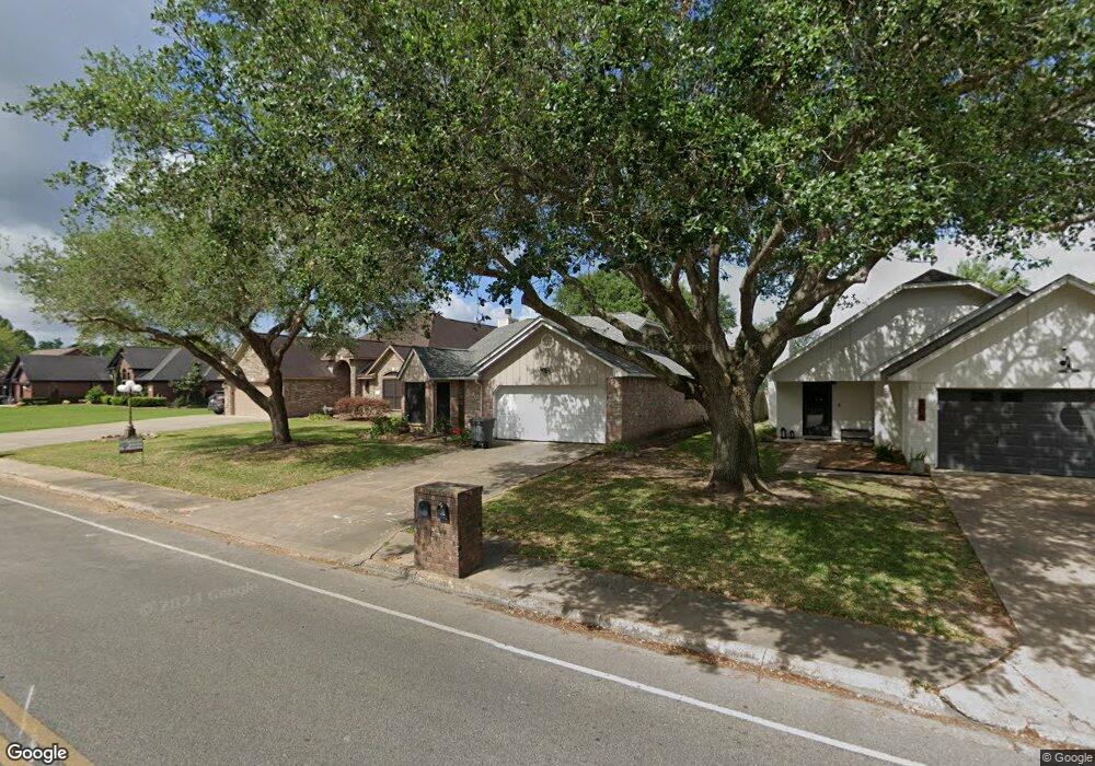 602 Live Oak Ave, Bay City, TX 77414 - photo 1