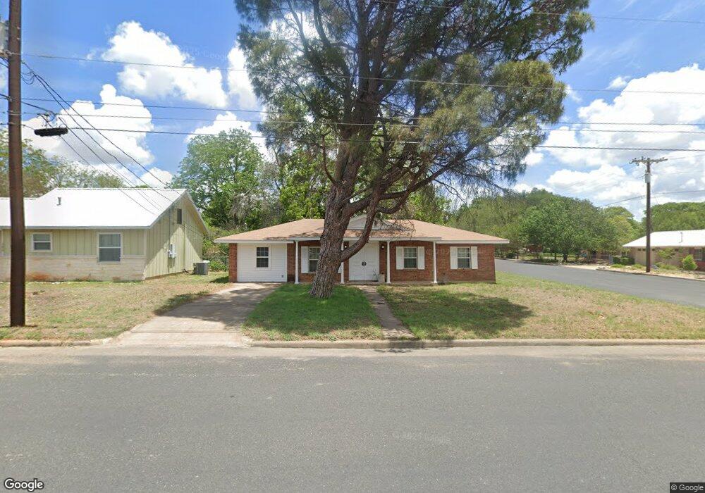 302 W Mulberry St, Fredericksburg, TX 78624 - photo 1