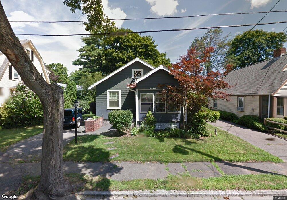 27 Cedar St, Marblehead, MA 01945 - photo 1