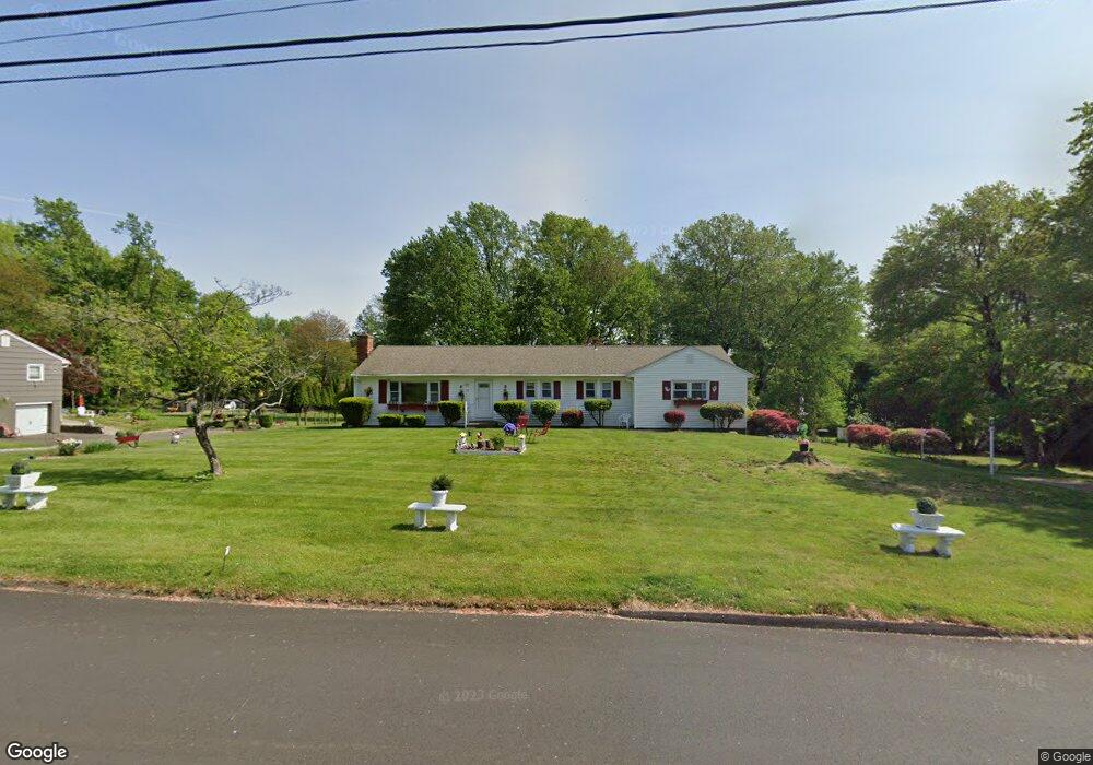 10 Pilgrim Ln, Trumbull, CT 06611 - photo 1