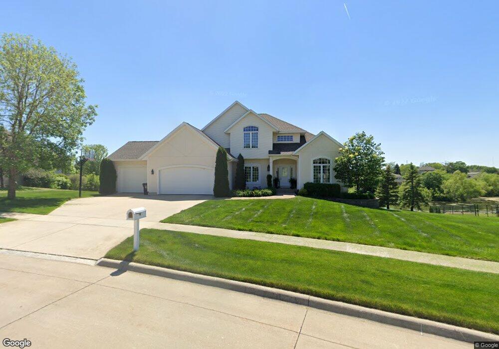 2613 Country Meadow Ln, Cedar Falls, IA 50613 - photo 1