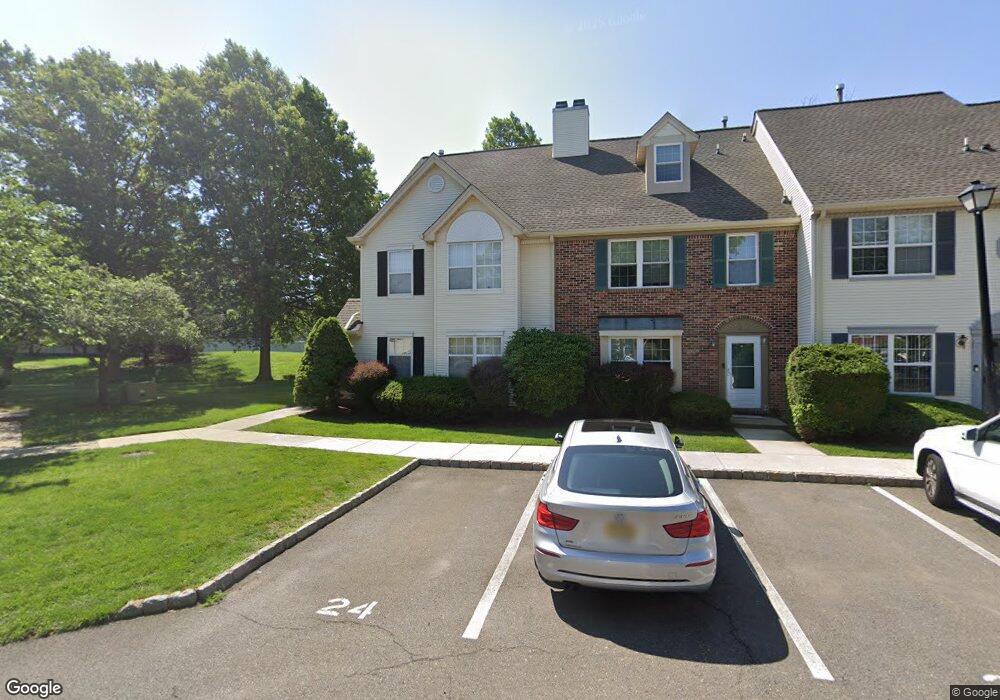 128 Daniel Ct unit 128, Kendall Park, NJ 08824 - photo 1