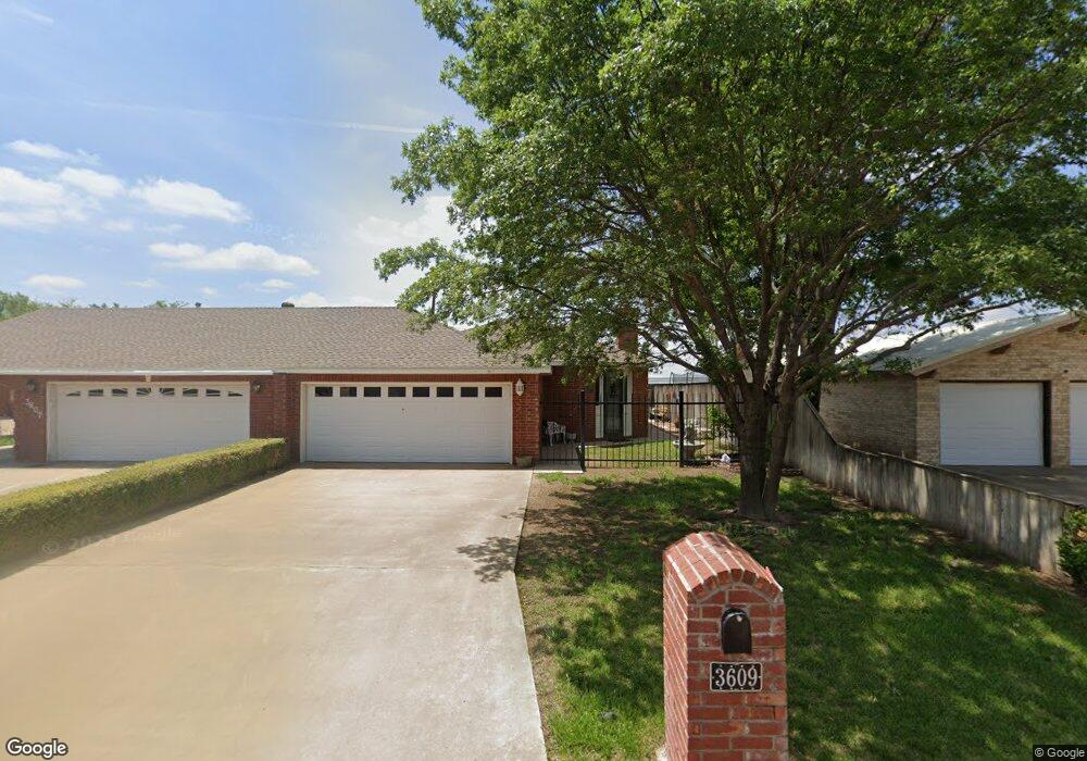 3609 Grandview St, Plainview, TX 79072 - photo 1
