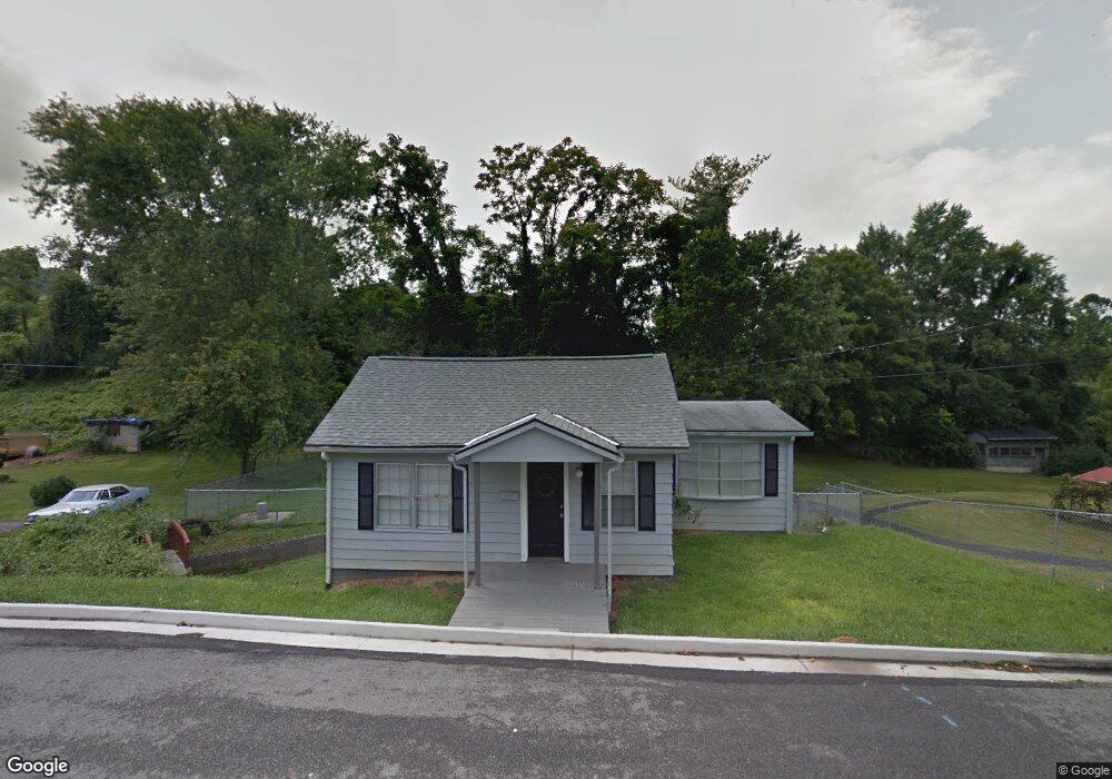 404 Jefferson Ave S, Pulaski, VA 24301 - photo 1