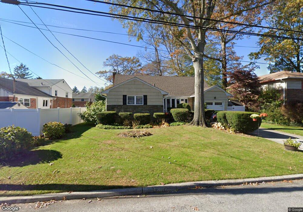 3 Briarwood Dr, Glen Cove, NY 11542 - photo 1