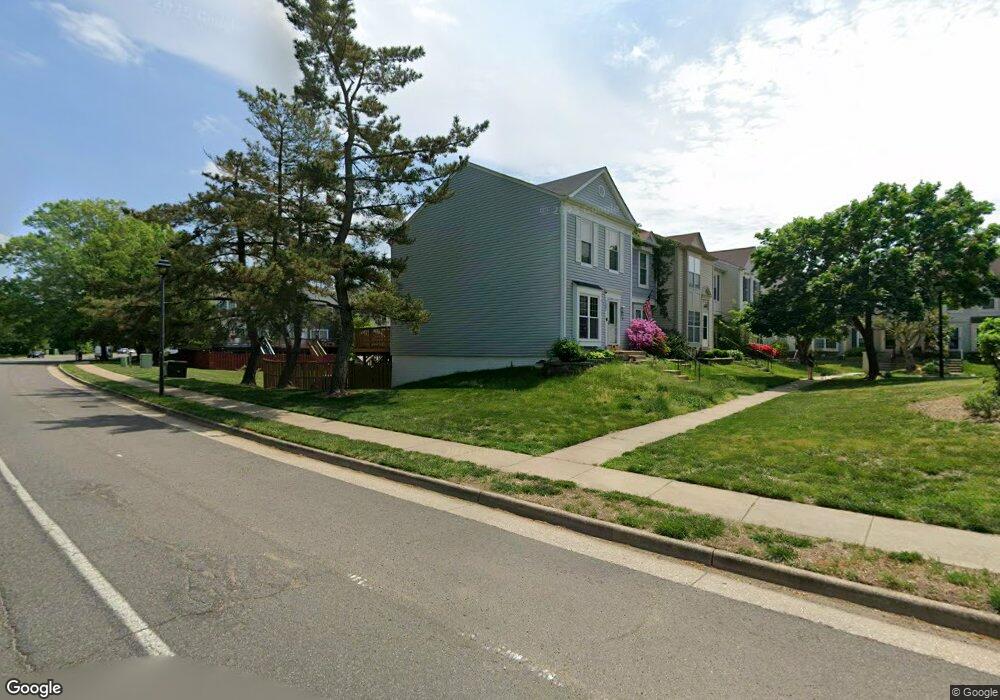 7201 Stover Dr, Alexandria, VA 22306 - photo 1