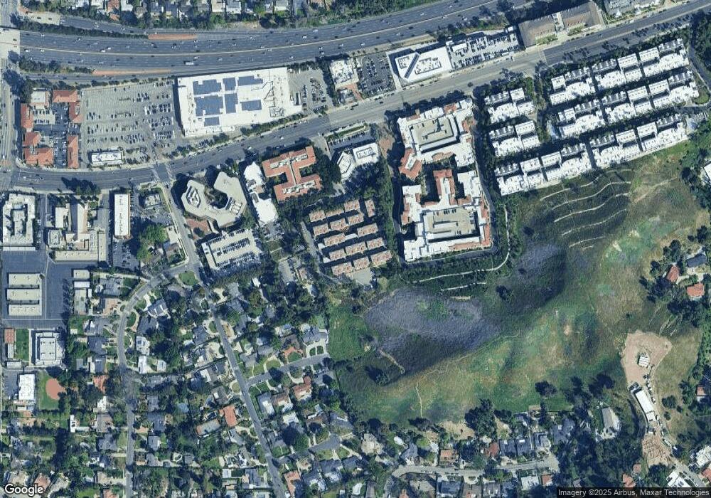 5240 Premiere Hls Dr unit 217, Los Angeles, CA 91364 - photo 1