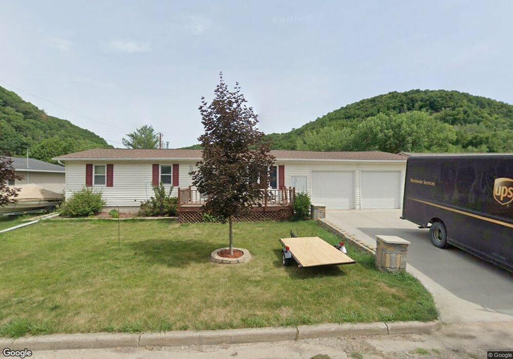 1430 Westgate Dr, Lansing, IA 52151 - photo 1