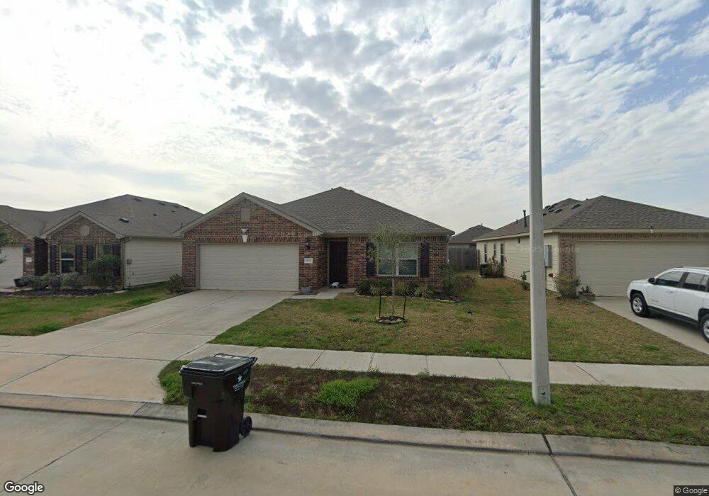 632 E Fairway Lake Dr, Alvin, TX 77511 - photo 1