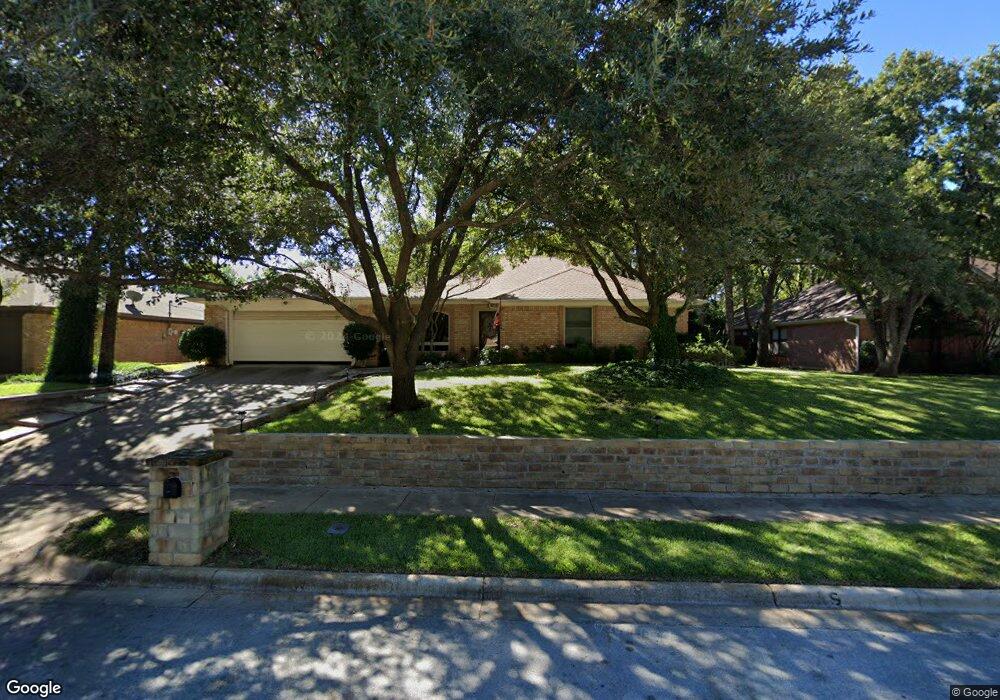 305 Heneretta Dr, Hurst, TX 76054 - photo 1