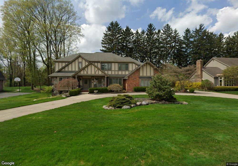 820 Hidden Pine Rd, Bloomfield Hills, MI 48304 - photo 1