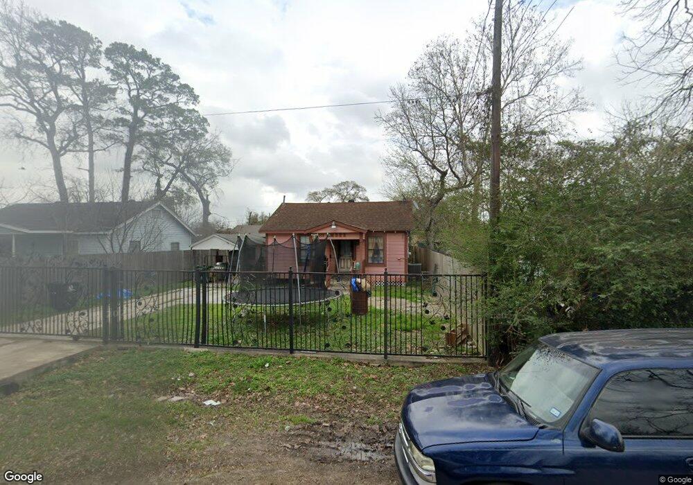 7008 Amber St, Houston, TX 77022 - photo 1