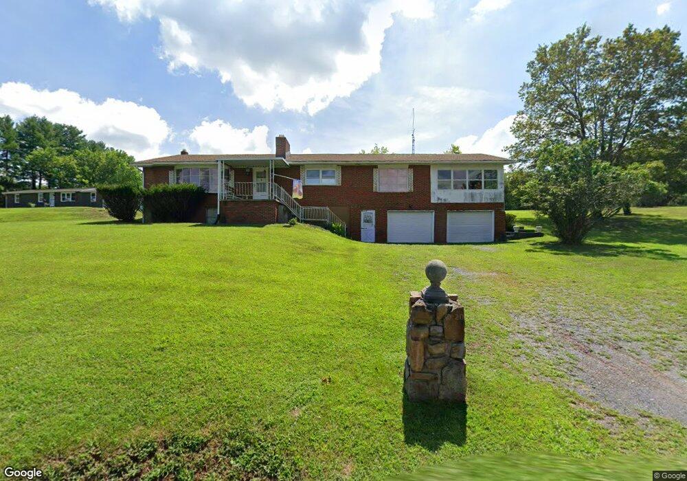 922 Pious Ridge Rd, Berkeley Springs, WV 25411 - photo 1