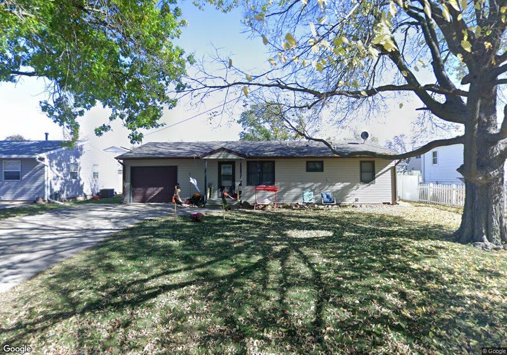 806 E 13th St N, Newton, IA 50208 - photo 1