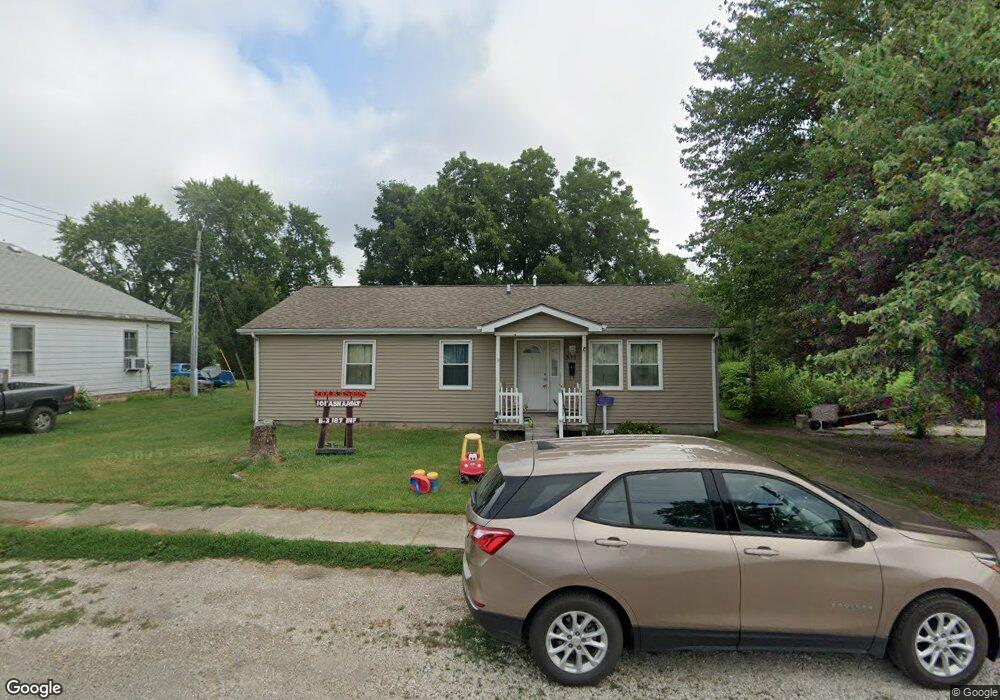 311 W Myrtle St, Virginia, IL 62691 - photo 1