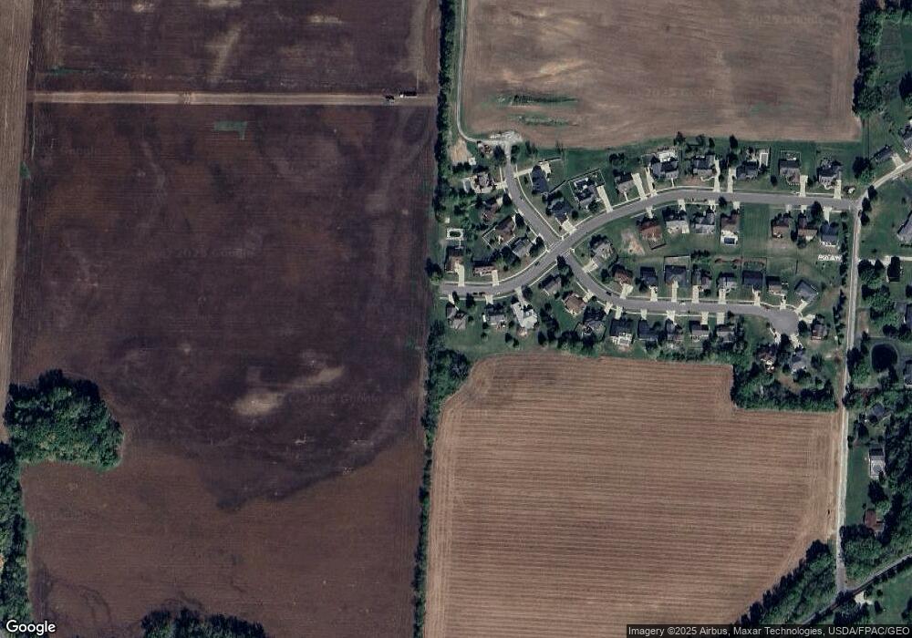 1255 Eastwood Dr, Circleville, OH 43113 - photo 1