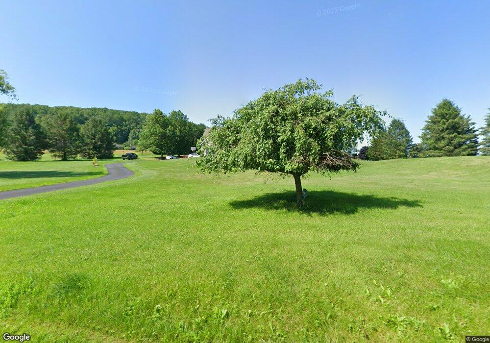 6490 Hoffman Ln, Coopersburg, PA 18036 - photo 1