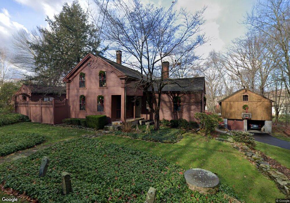 539 Thompson St, Glastonbury, CT 06033 - photo 1