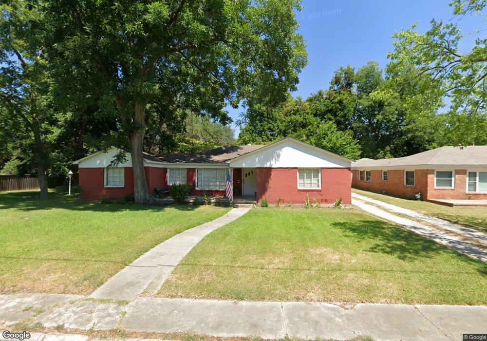 722 S Dixon St, Gainesville, TX 76240 - photo 1