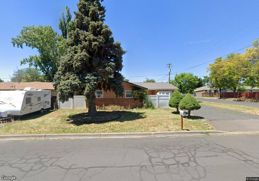 1102 Applewood St, Klamath Falls, OR 97603 - photo 1