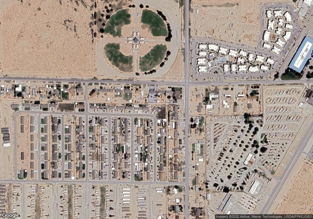 906 Butternut St, Carlsbad, NM 88220 - photo 1