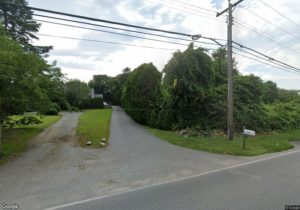 1011 Wapping Rd, Middletown, RI 02842 - photo 1