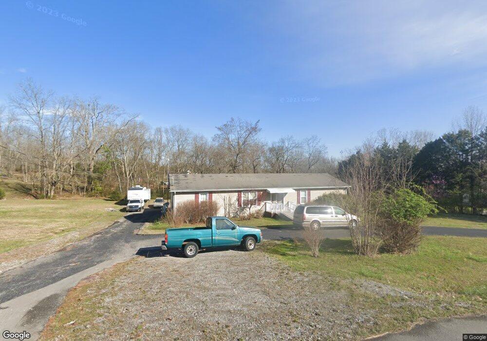 302 Ridgewood Dr, Shelbyville, TN 37160 - photo 1