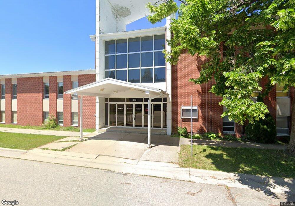 123 W 7th St, Cedar Falls, IA 50613 - photo 1