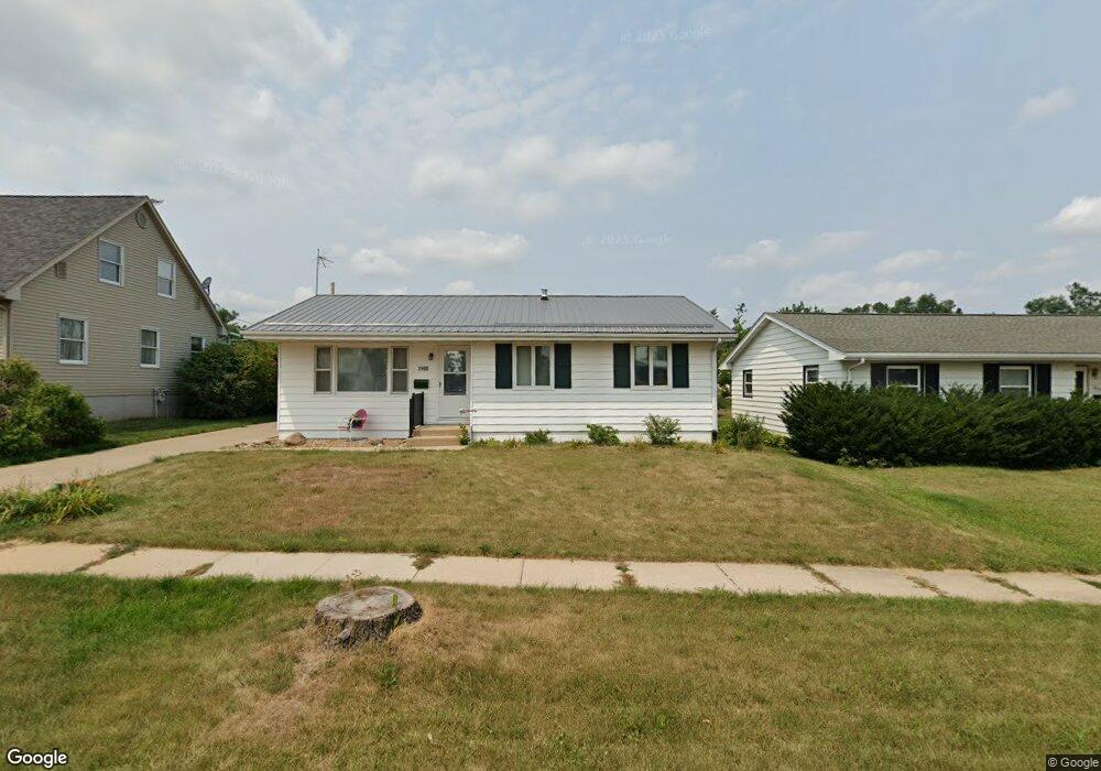 2900 Sue Ln NW, Cedar Rapids, IA 52405 - photo 1