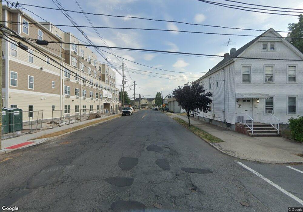 313 Delafield St, New Brunswick, NJ 08901 - photo 1