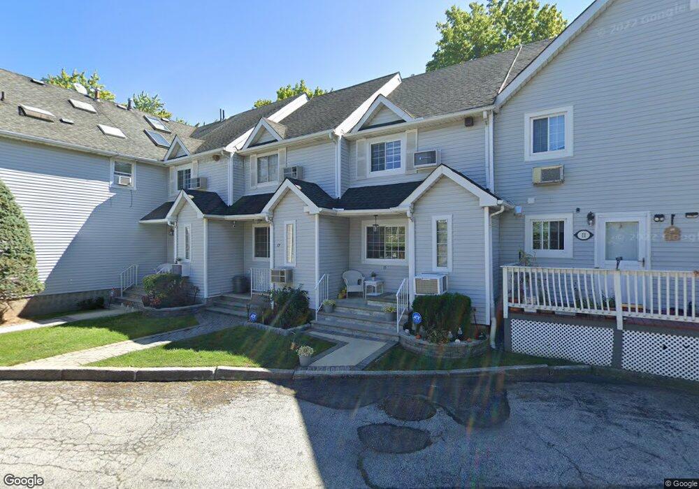 17 Garretson Ln, Staten Island, NY 10305 - photo 1