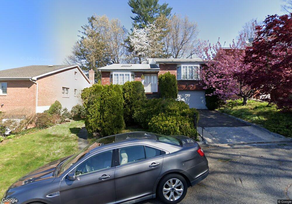 15 Dugan Ln, Yonkers, NY 10710 - photo 1