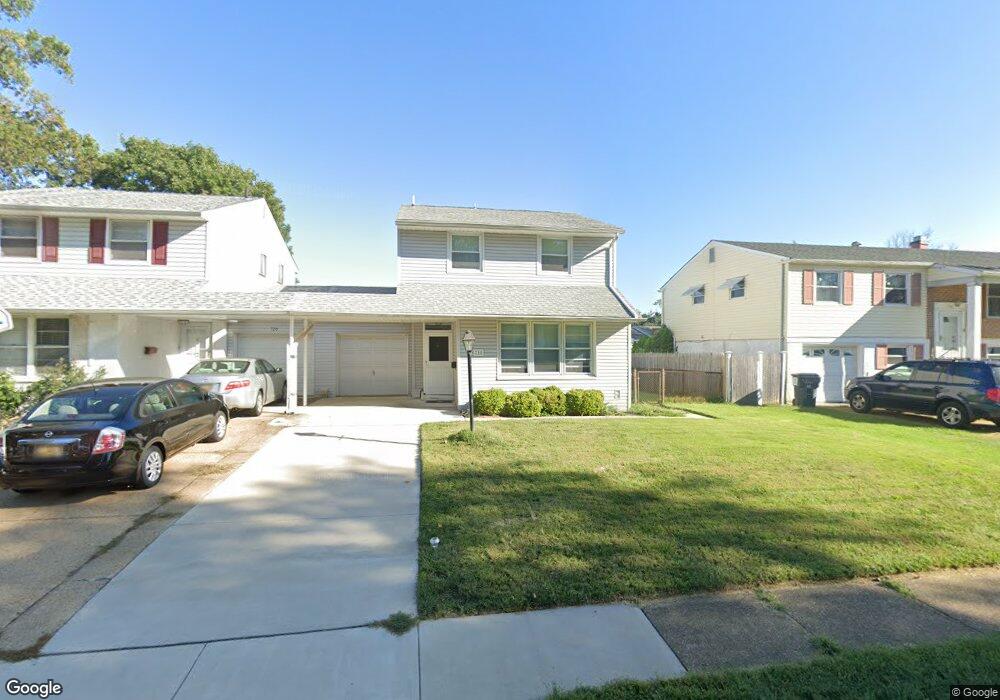 718 W Birchtree Ln, Claymont, DE 19703 - photo 1