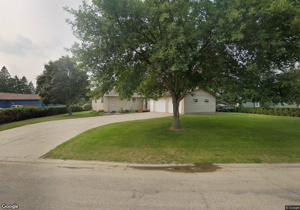 906 9th St SW, Jamestown, ND 58401 - photo 1