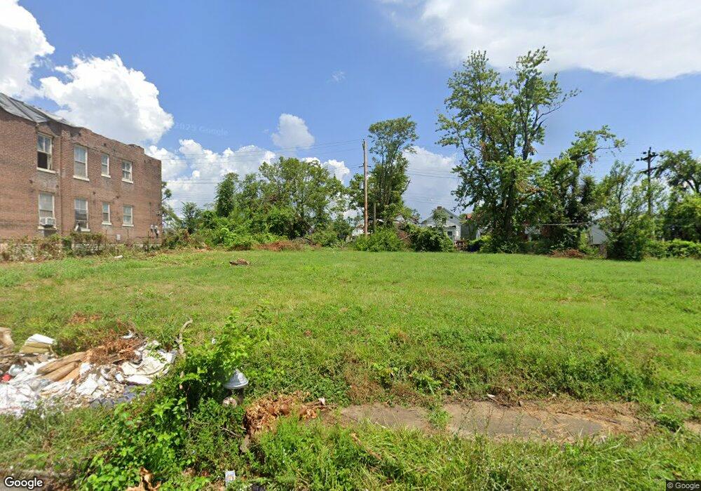 4437 Penrose St, Saint Louis, MO 63115 - photo 1