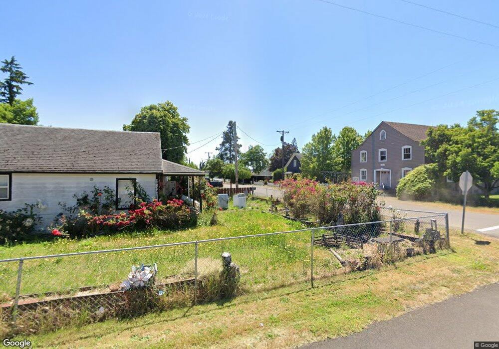 215 E 2nd St, Canby, OR 97013 - photo 1