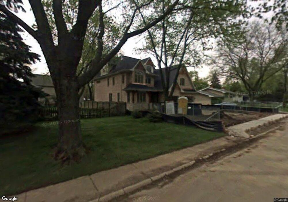 910 Lilac Ln, Naperville, IL 60540 - photo 1