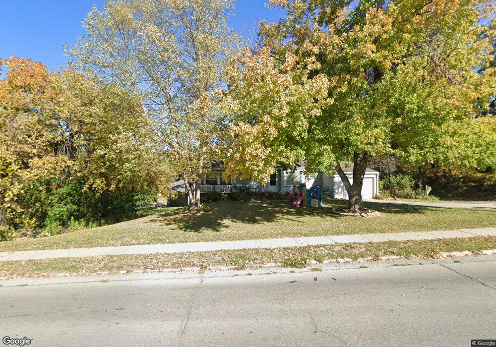 2064 1st Ave W, Newton, IA 50208 - photo 1