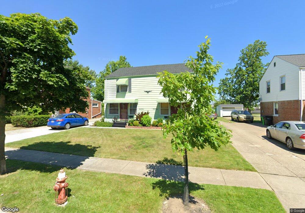 25031 Fisher Rd, Euclid, OH 44117 - photo 1