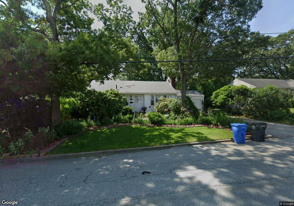 365 Garden City Dr, Cranston, RI 02920 - photo 1