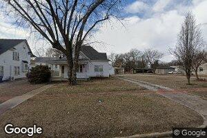 202 S Wood St, Caney, KS 67333