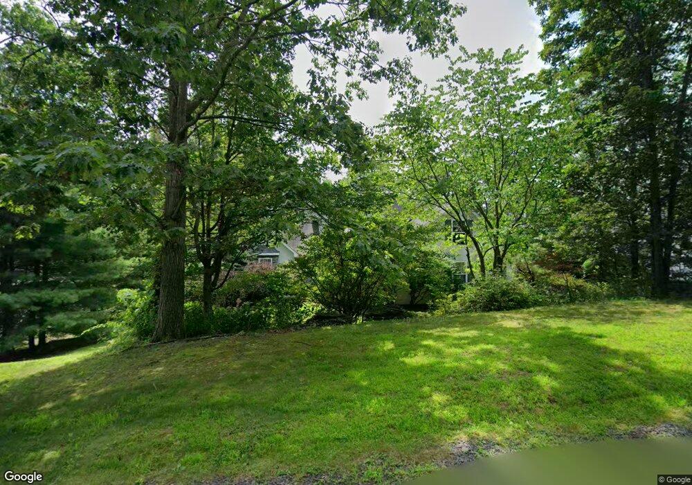 570 Lakeview Dr, Mountain Top, PA 18707 - photo 1