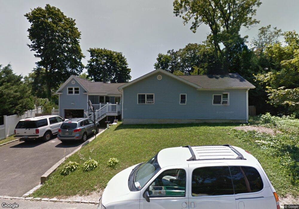 47 Roslyn Dr, Glen Head, NY 11545 - photo 1