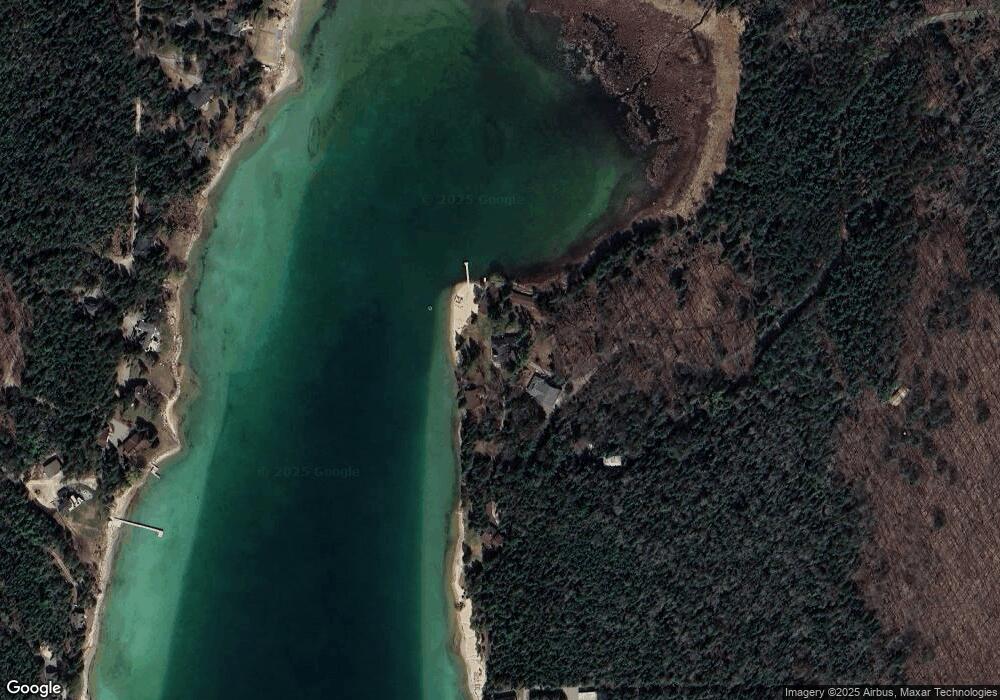 8211 See Rd, Charlevoix, MI 49720 - photo 1